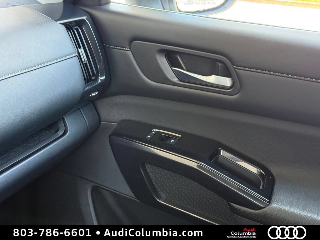 Used 2022 Nissan Pathfinder SV w/ SV Premium Package AWD/4WD image 36