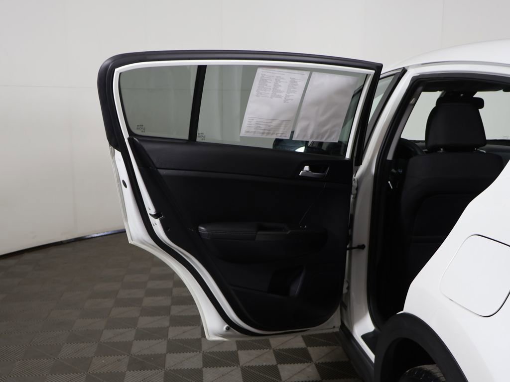 Used 2022 Kia Sportage LX image 17