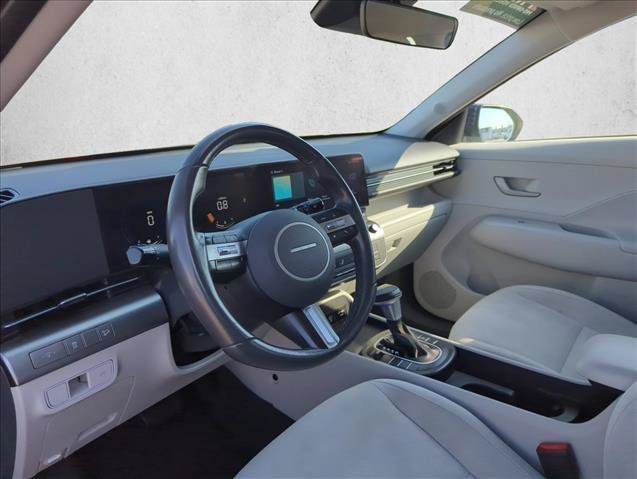 Used 2025 Hyundai Kona SEL FWD image 9