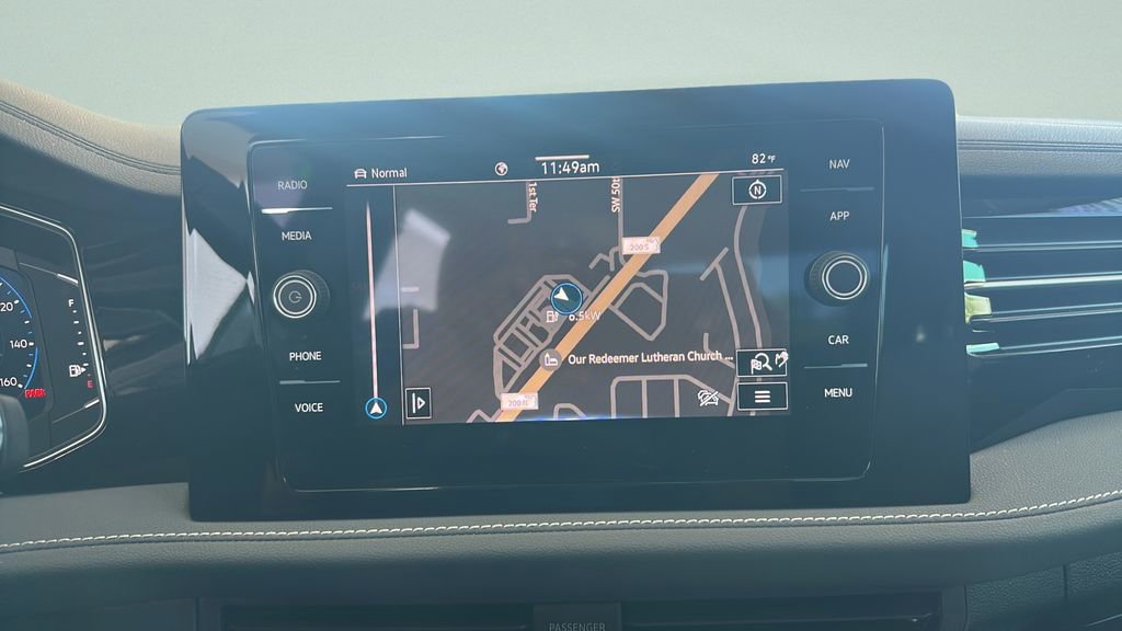 Certified 2025 Volkswagen Jetta SEL FWD image 30