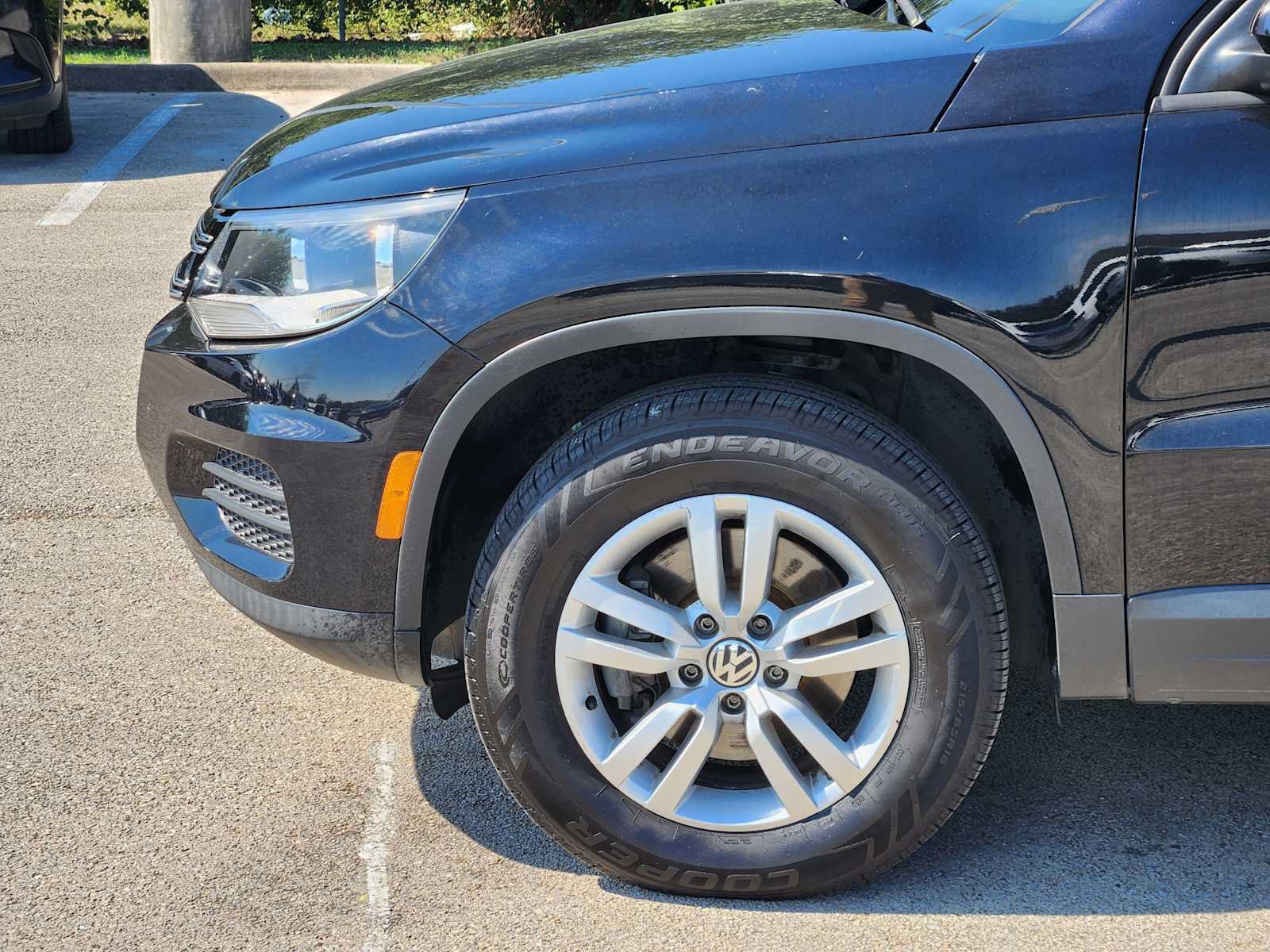 Used 2016 Volkswagen Tiguan S FWD image 8