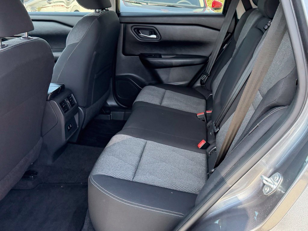 Certified 2024 Nissan Rogue SV FWD image 21