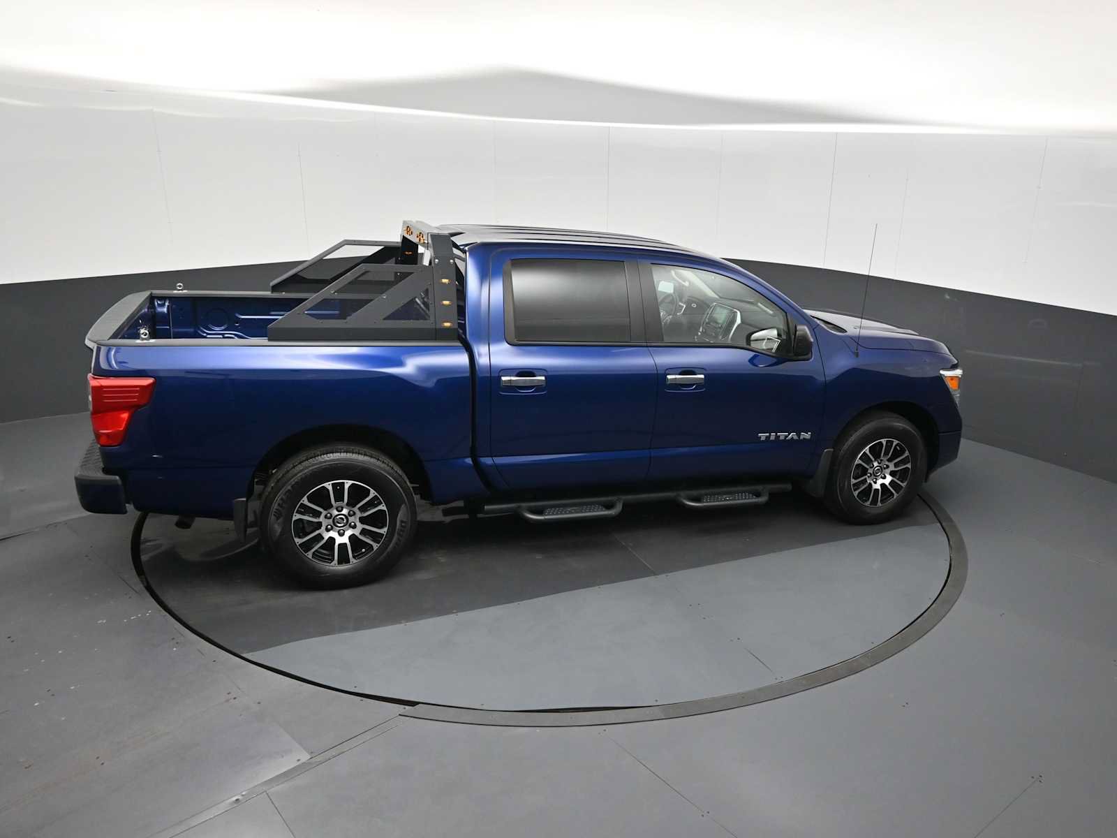 Used 2021 Nissan Titan SV w/ Accessory Utility Package AWD/4WD image 21