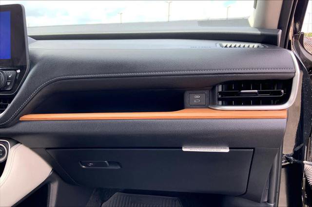 Certified 2025 Toyota Grand Highlander FWD image 18