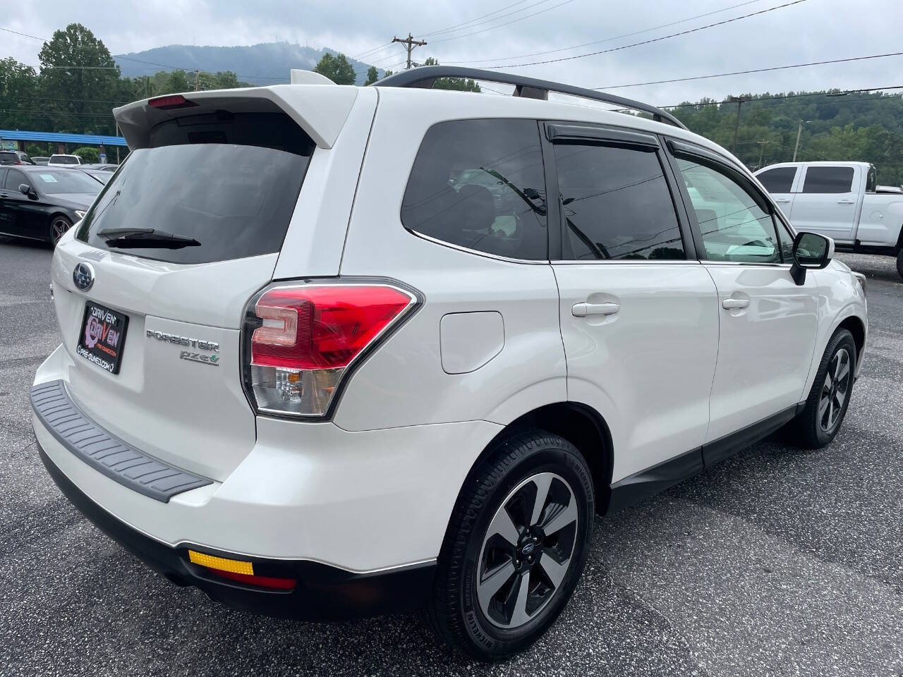 Used 2017 Subaru Forester 2.5i Limited w/ Popular Package #1 AWD/4WD image 8