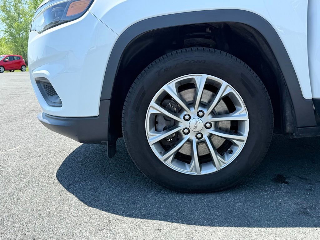 Used 2019 Jeep Cherokee Latitude Plus AWD/4WD image 35
