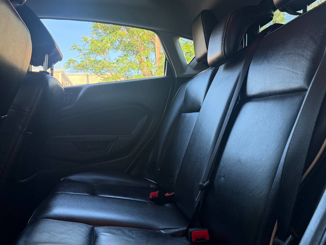 Used 2013 Ford Fiesta Titanium image 24