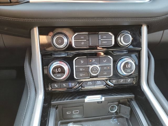 Used 2021 GMC Yukon Denali w/ Denali Ultimate Package AWD/4WD image 13