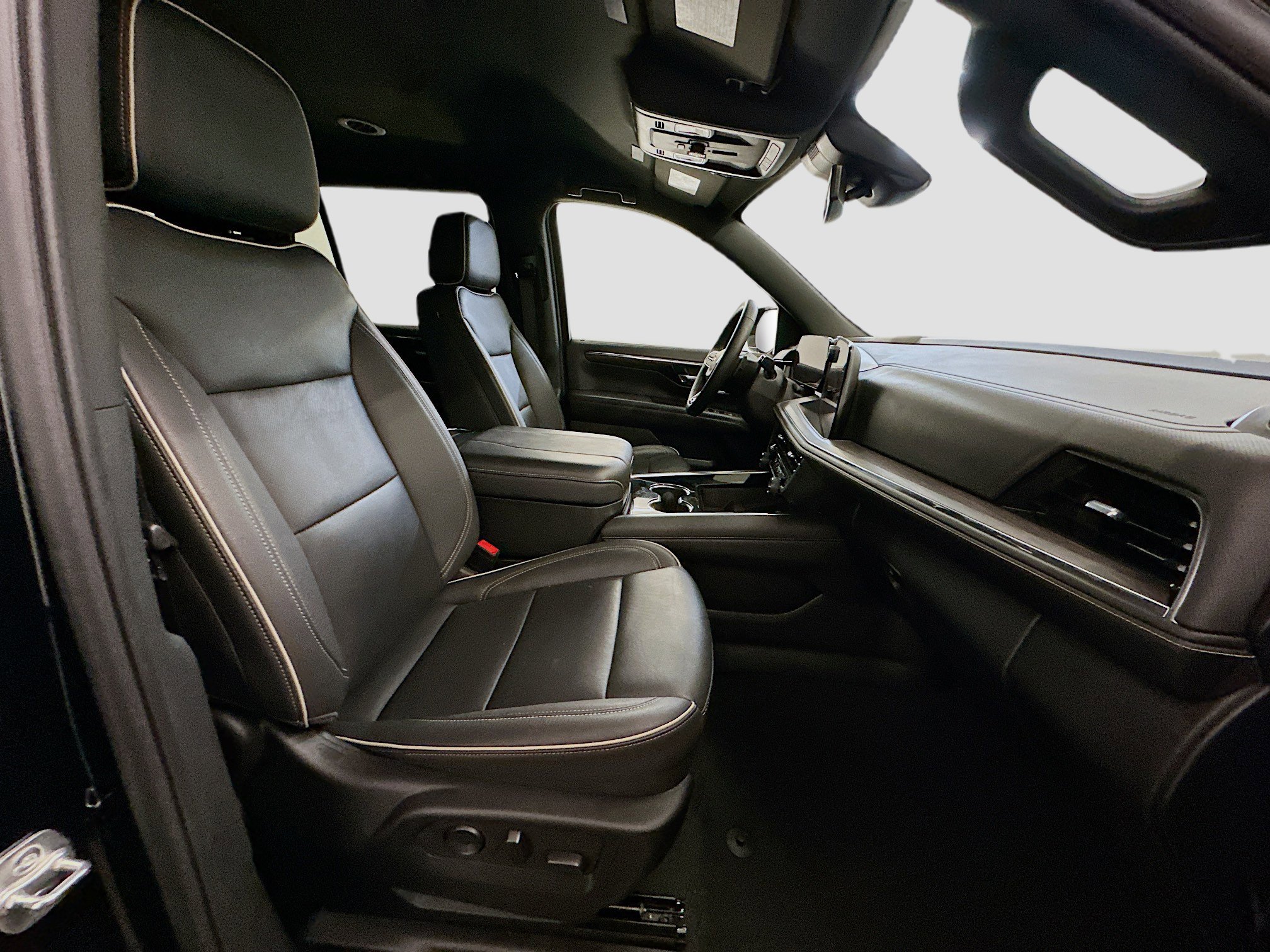 Used 2025 Chevrolet Tahoe Premier image 34