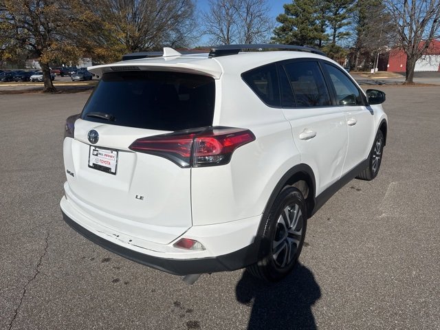 Used 2018 Toyota RAV4 LE image 5