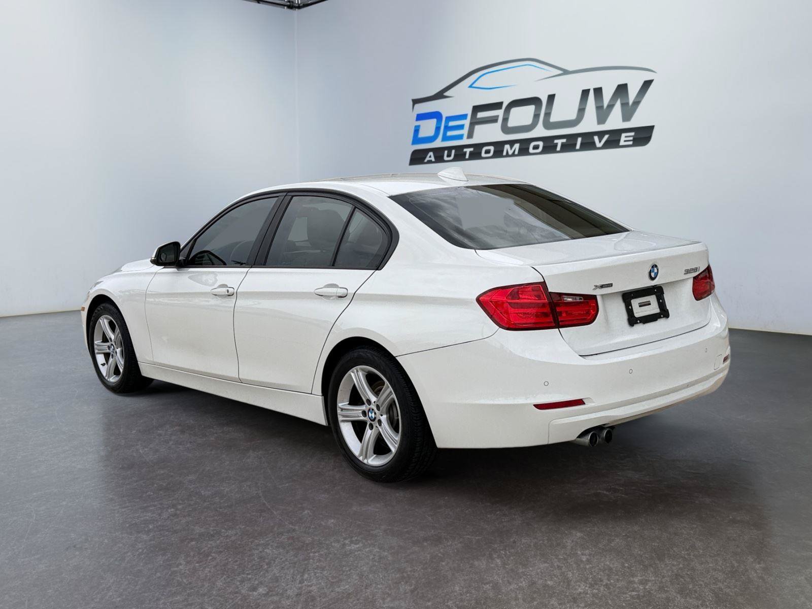 Used 2015 BMW 328i xDrive Sedan AWD/4WD image 5