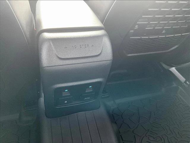 Used 2024 Ford Bronco Everglades AWD/4WD image 25