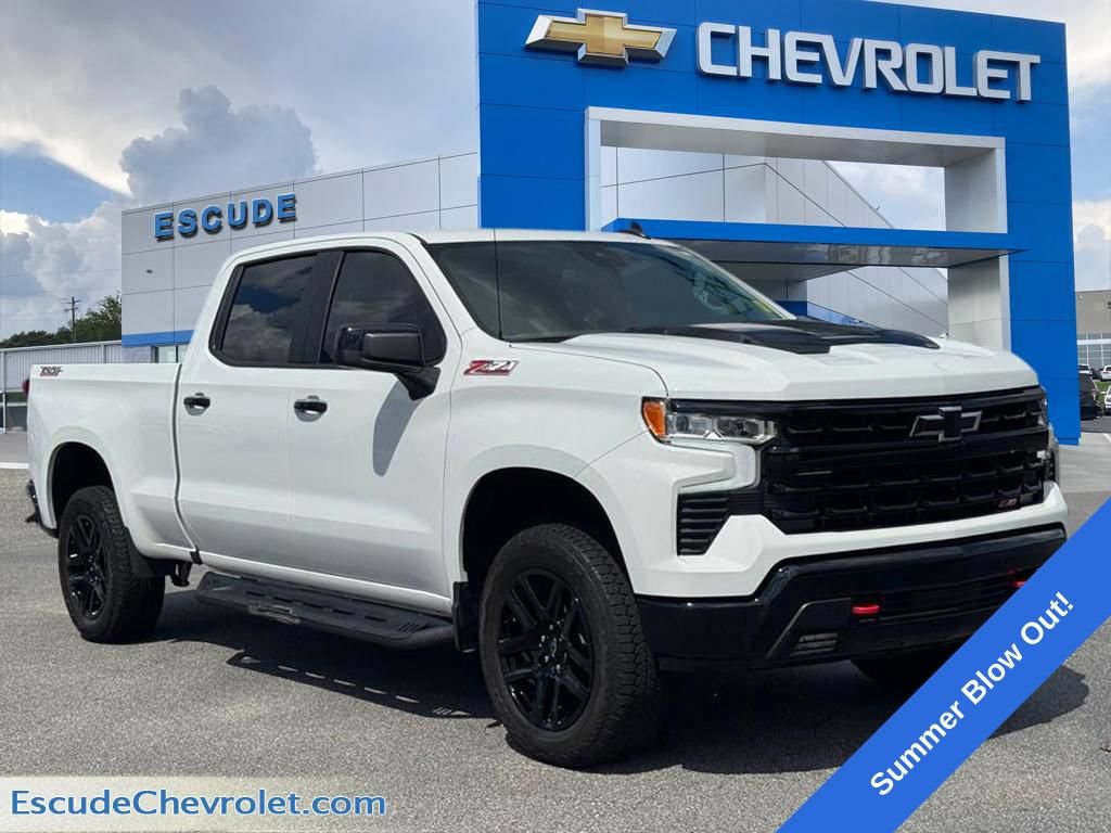Used 2025 Chevrolet Silverado 1500 LT Trail Boss w/ Convenience Package II AWD/4WD image 1