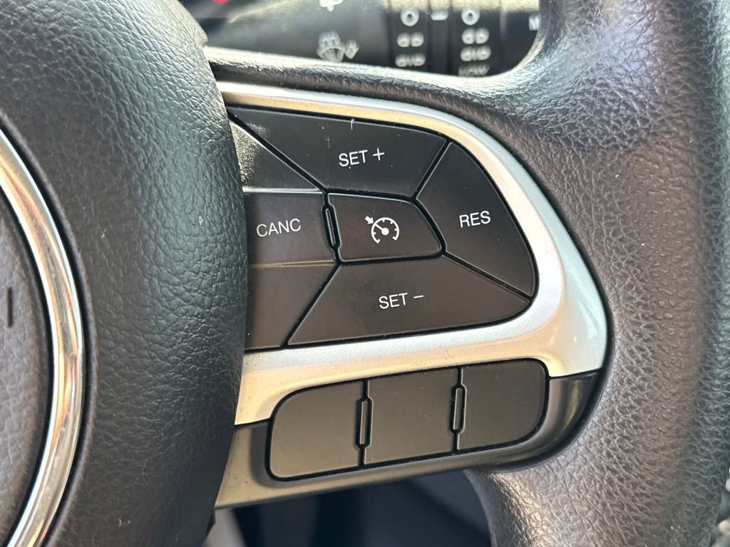 Used 2018 Jeep Compass Sport image 32