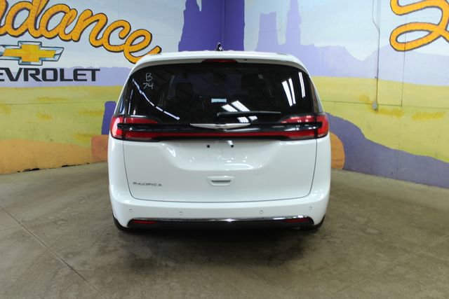 Used 2024 Chrysler Pacifica Touring-L FWD image 7