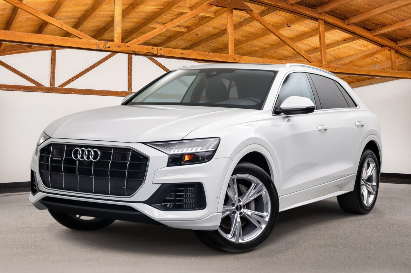 Used 2023 Audi Q8 Premium Plus w/ Premium Plus Package AWD/4WD video 1