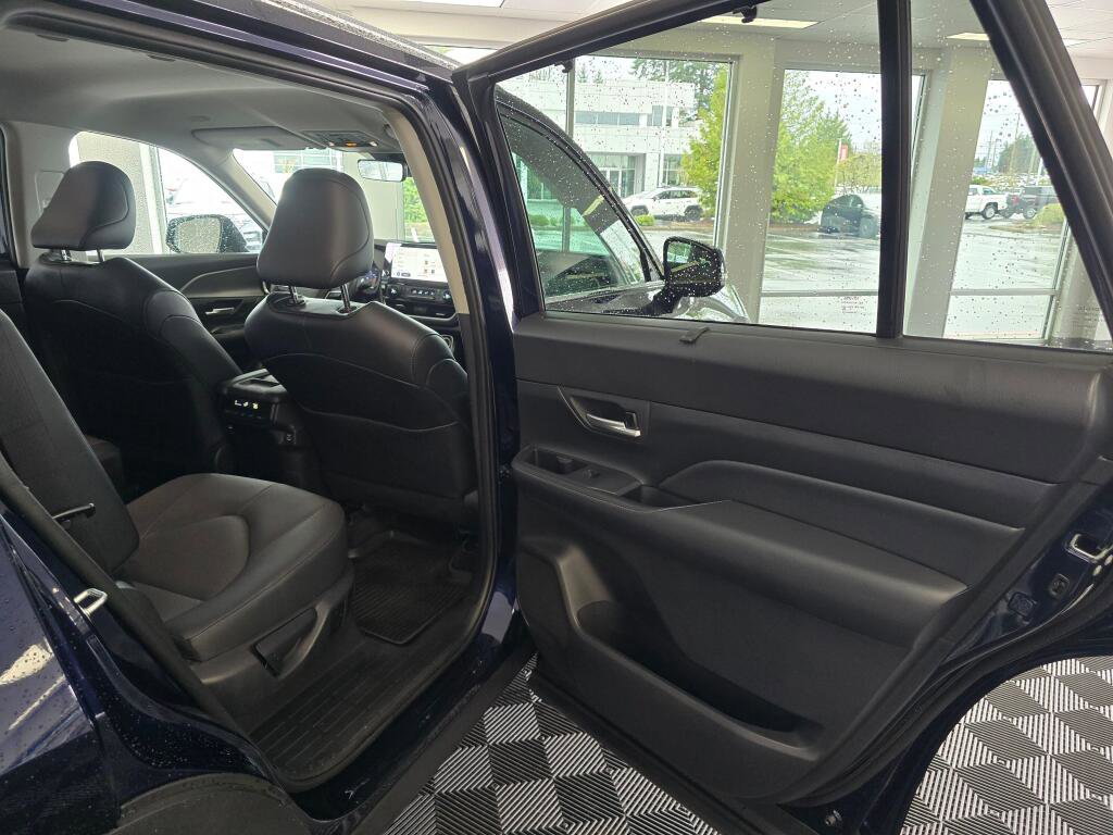 Certified 2024 Toyota Grand Highlander XLE image 42