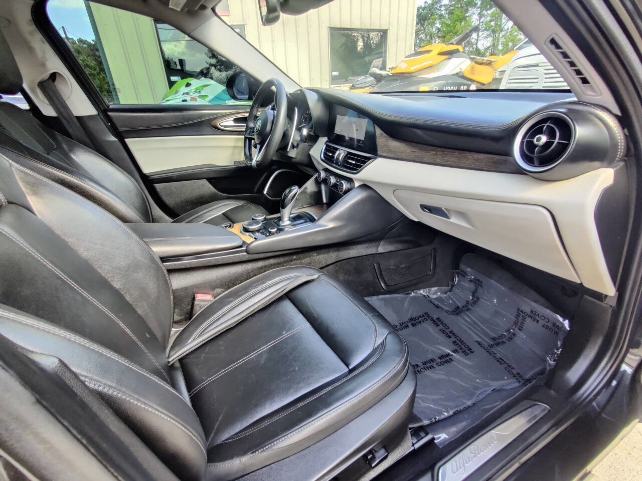 Used 2018 Alfa Romeo Giulia Ti w/ TI Performance Package image 5