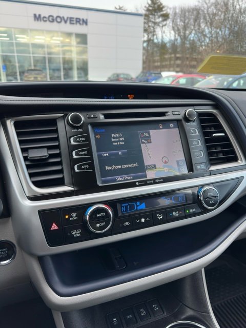 Used 2018 Toyota Highlander XLE image 12