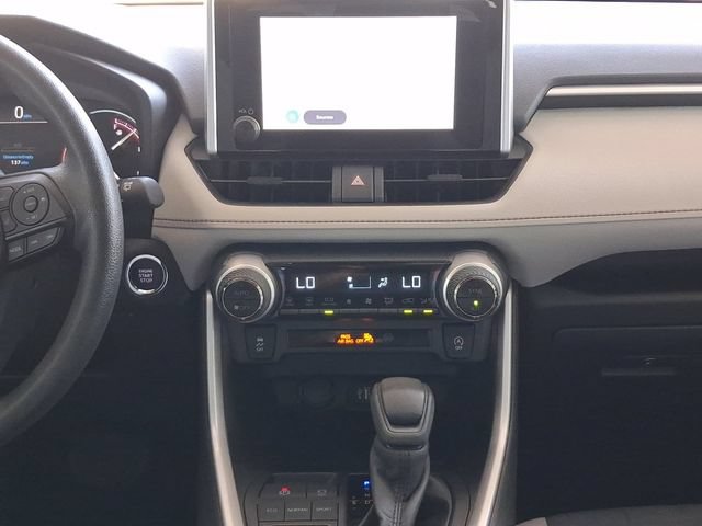 Used 2025 Toyota RAV4 XLE w/ Convenience Package FWD image 4