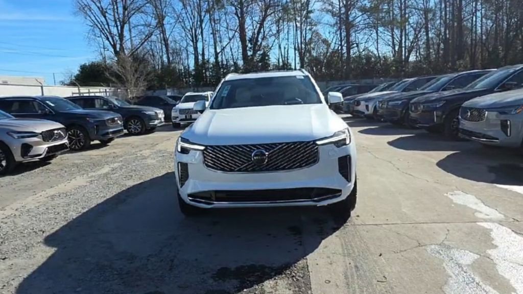 New 2026 Volvo XC90 B6 Ultra w/ Protection Package image 3