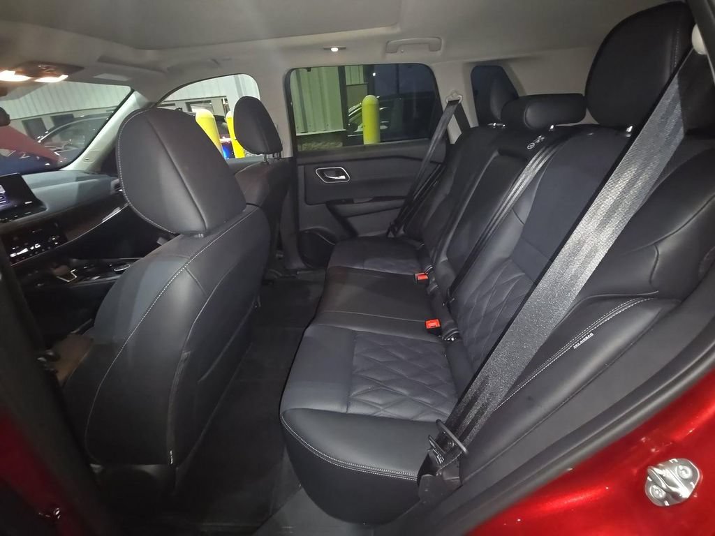Certified 2026 Nissan Rogue Platinum w/ Platinum Premium Package AWD/4WD image 8