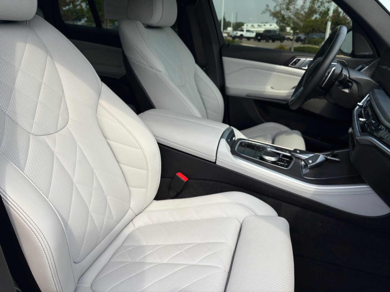 Used 2024 BMW X5 xDrive40i w/ Premium Package AWD/4WD image 31