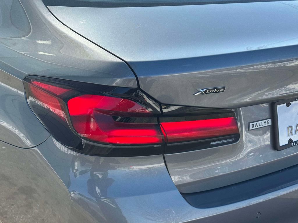 Certified 2023 BMW 530i xDrive w/ Luxury Seating Package image 12