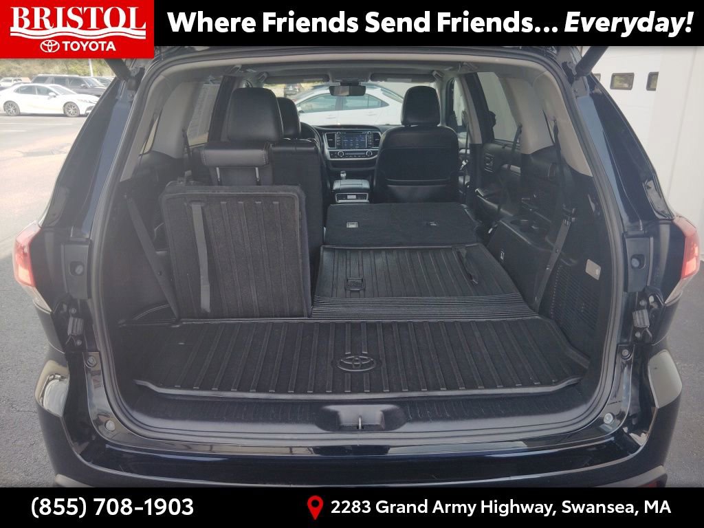 Used 2018 Toyota Highlander XLE AWD/4WD image 32