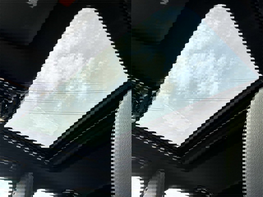 Used 2022 Mercedes-Benz C 300 Sedan image 49