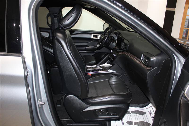 Used 2020 Ford Explorer Limited RWD image 33