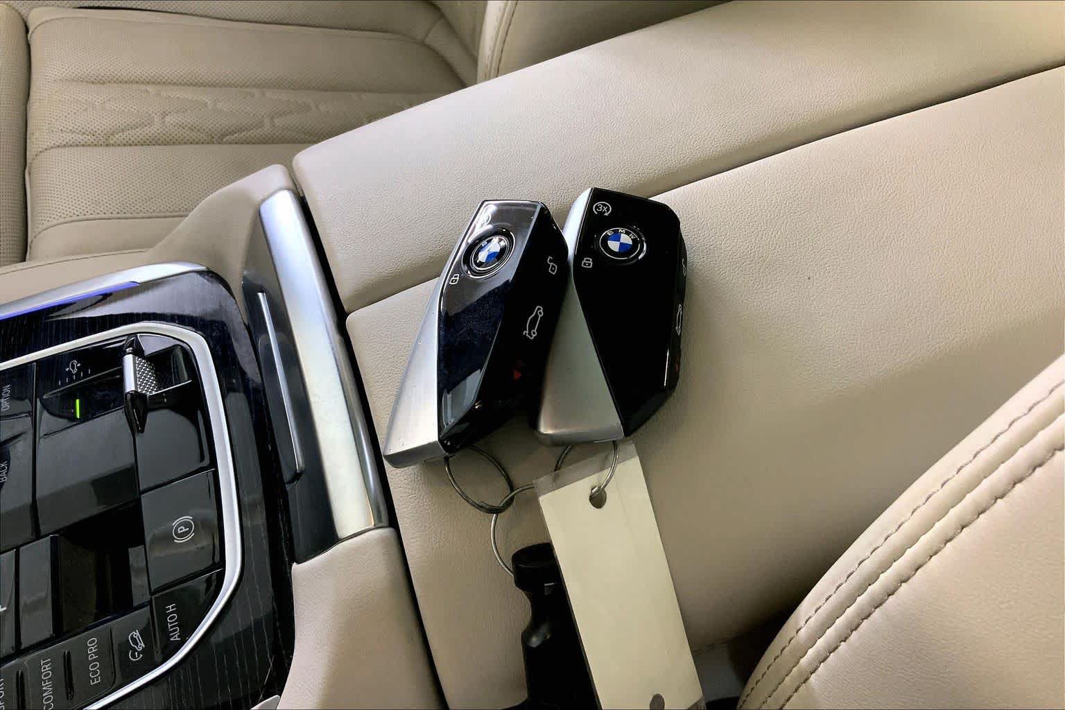 Used 2026 BMW X7 xDrive40i w/ M Sport Package AWD/4WD image 14