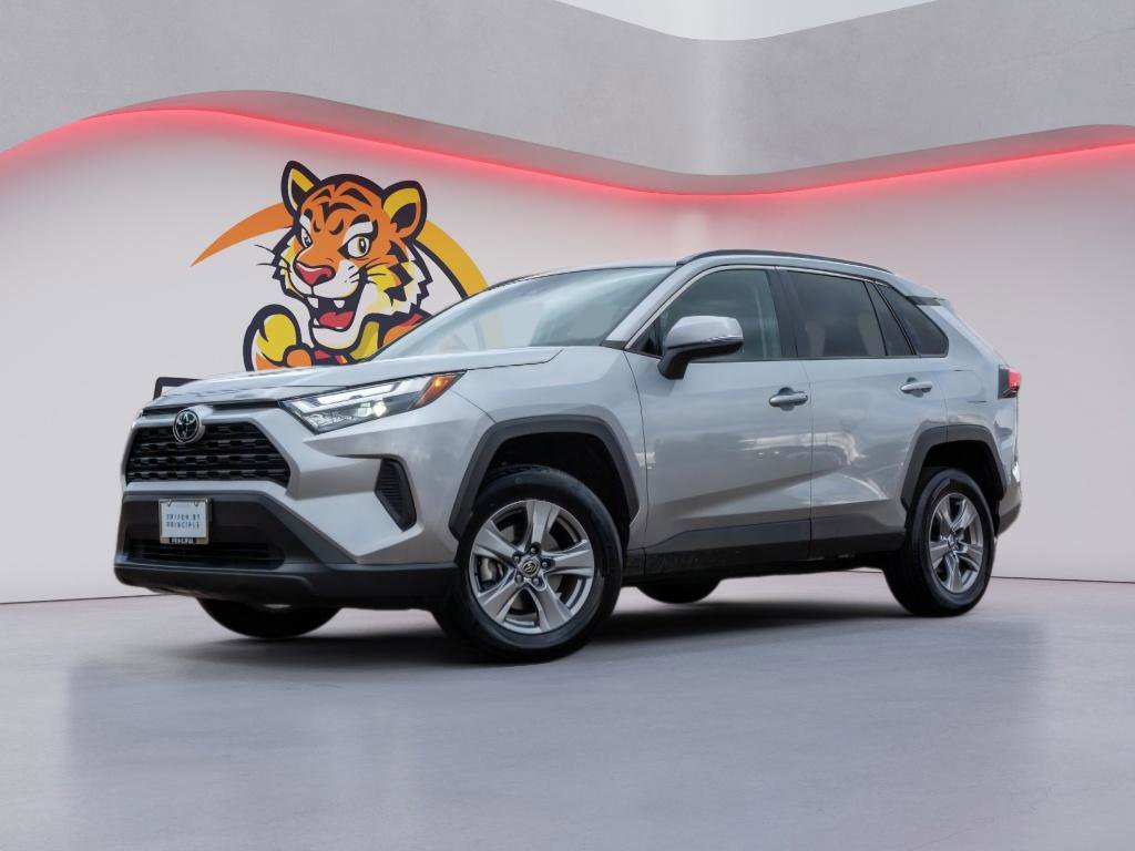 Used 2024 Toyota RAV4 XLE image 1