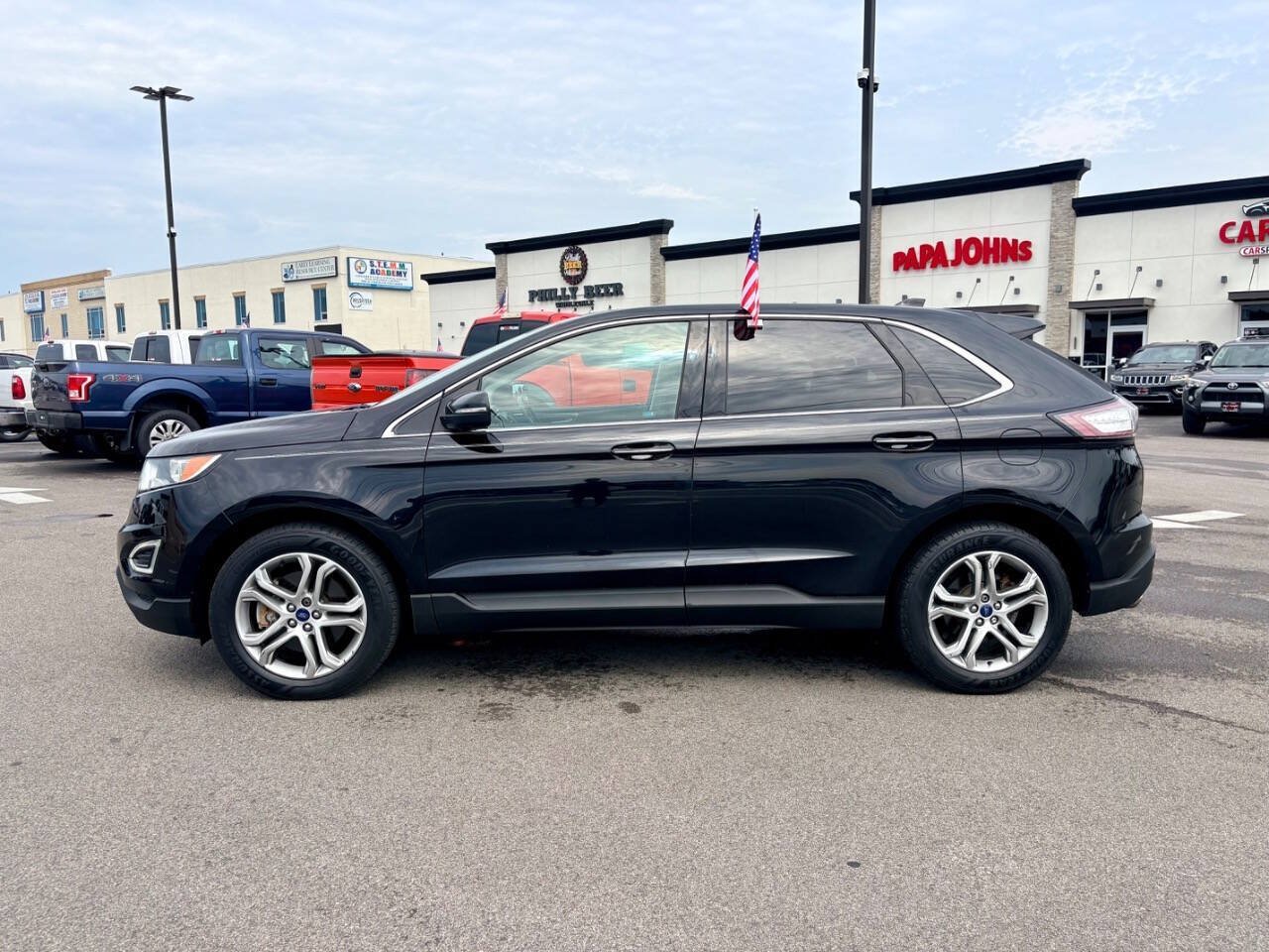 Used 2016 Ford Edge Titanium AWD/4WD image 3