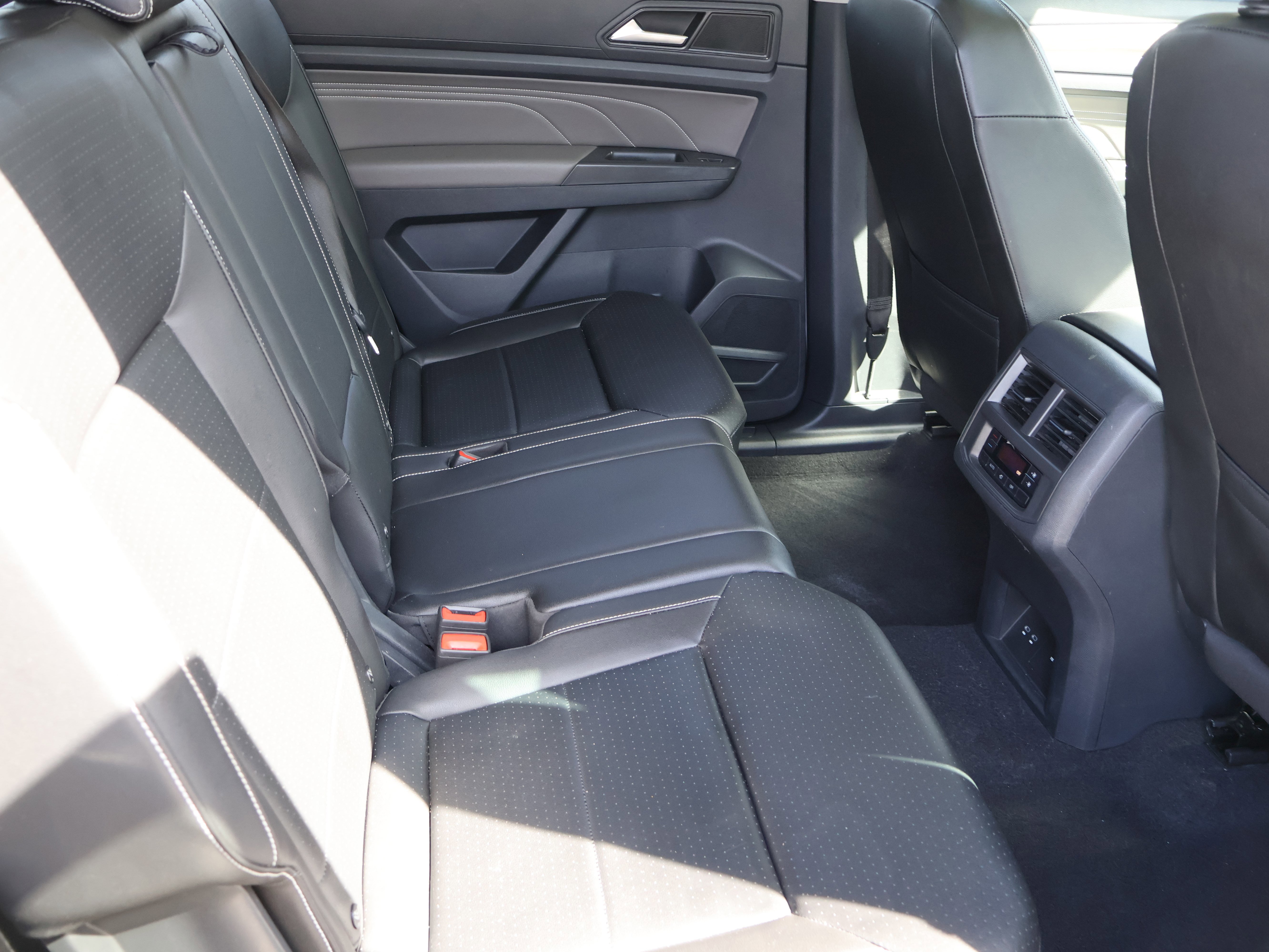 Used 2023 Volkswagen Atlas SEL image 13