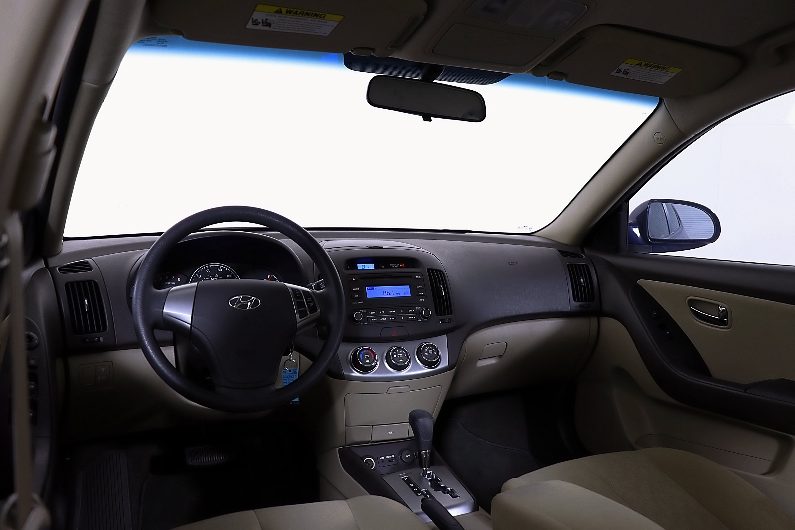 Used 2010 Hyundai Elantra GLS FWD image 12