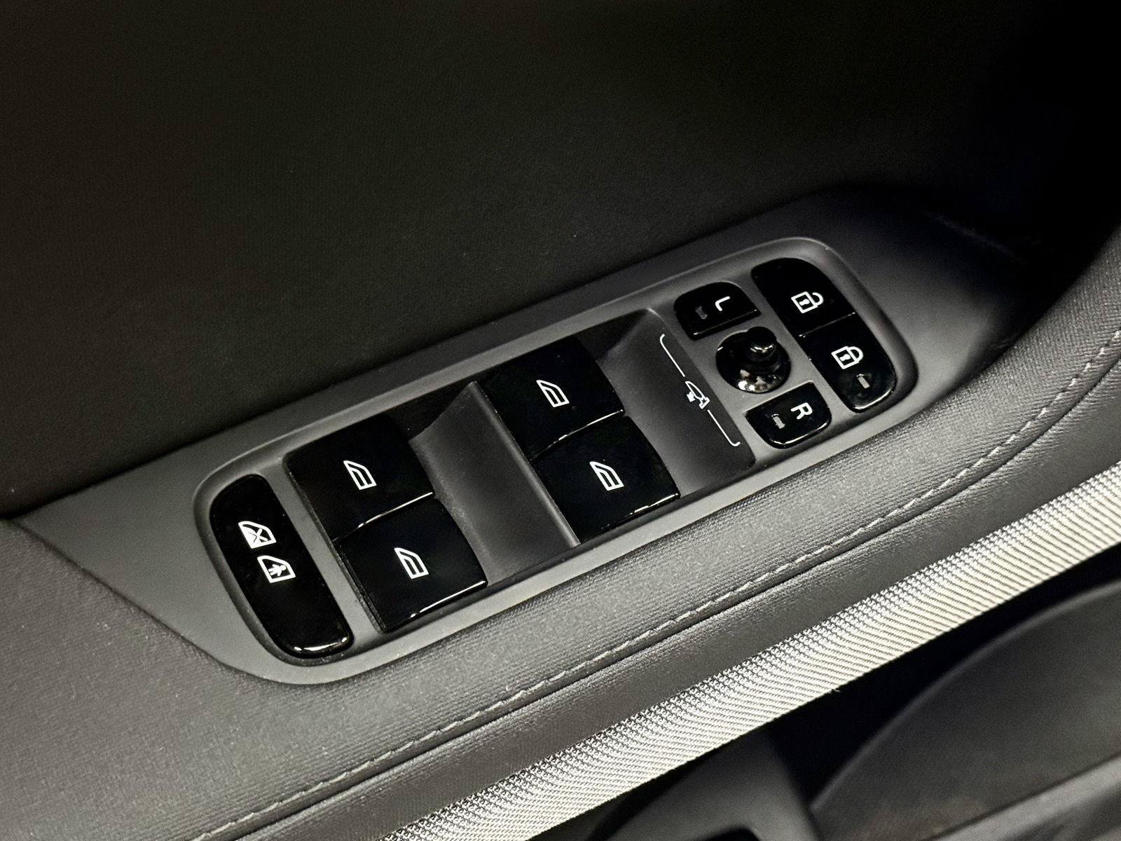 Used 2024 Polestar Polestar 2 AWD/4WD image 12