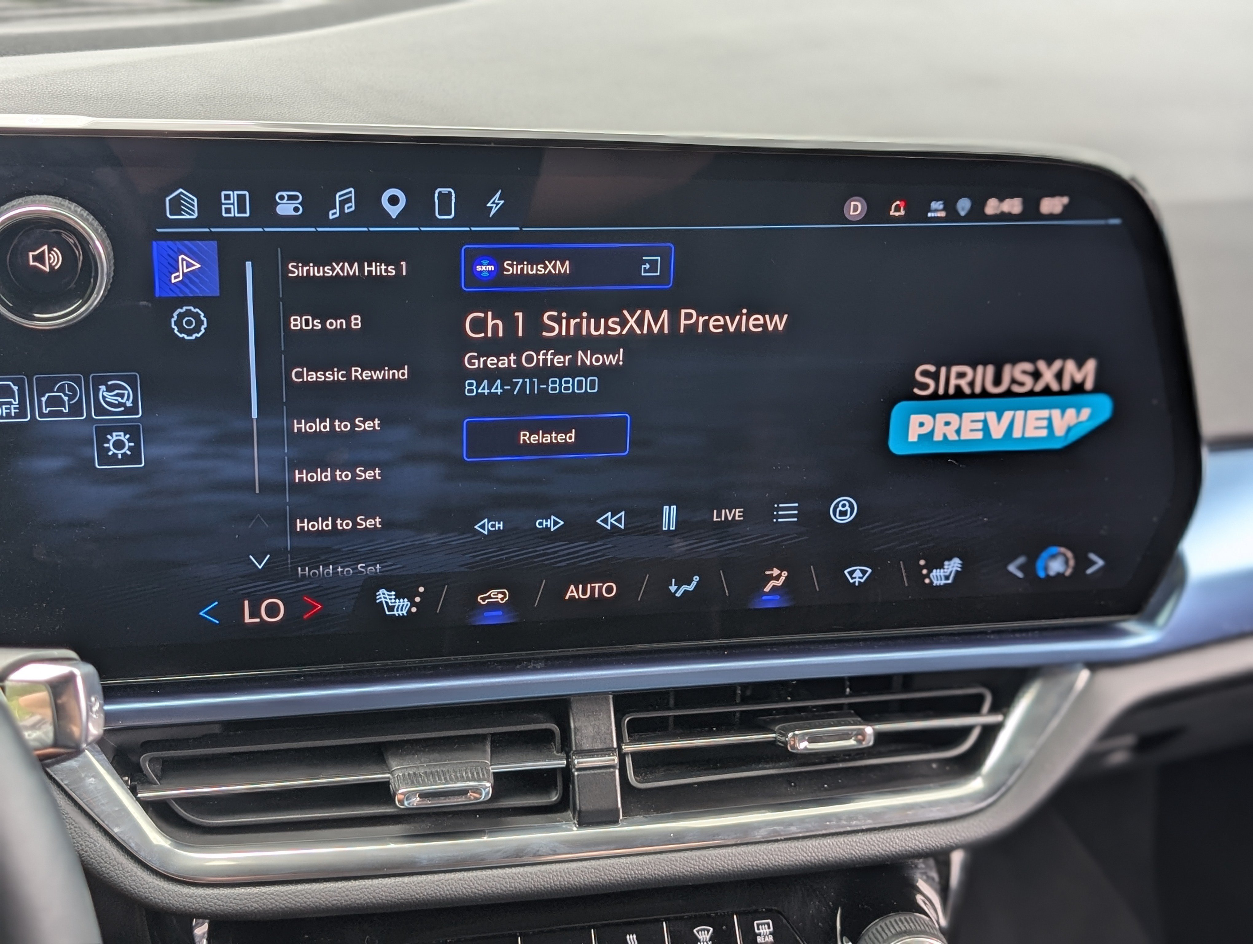 Used 2024 Chevrolet Equinox EV LT FWD image 29