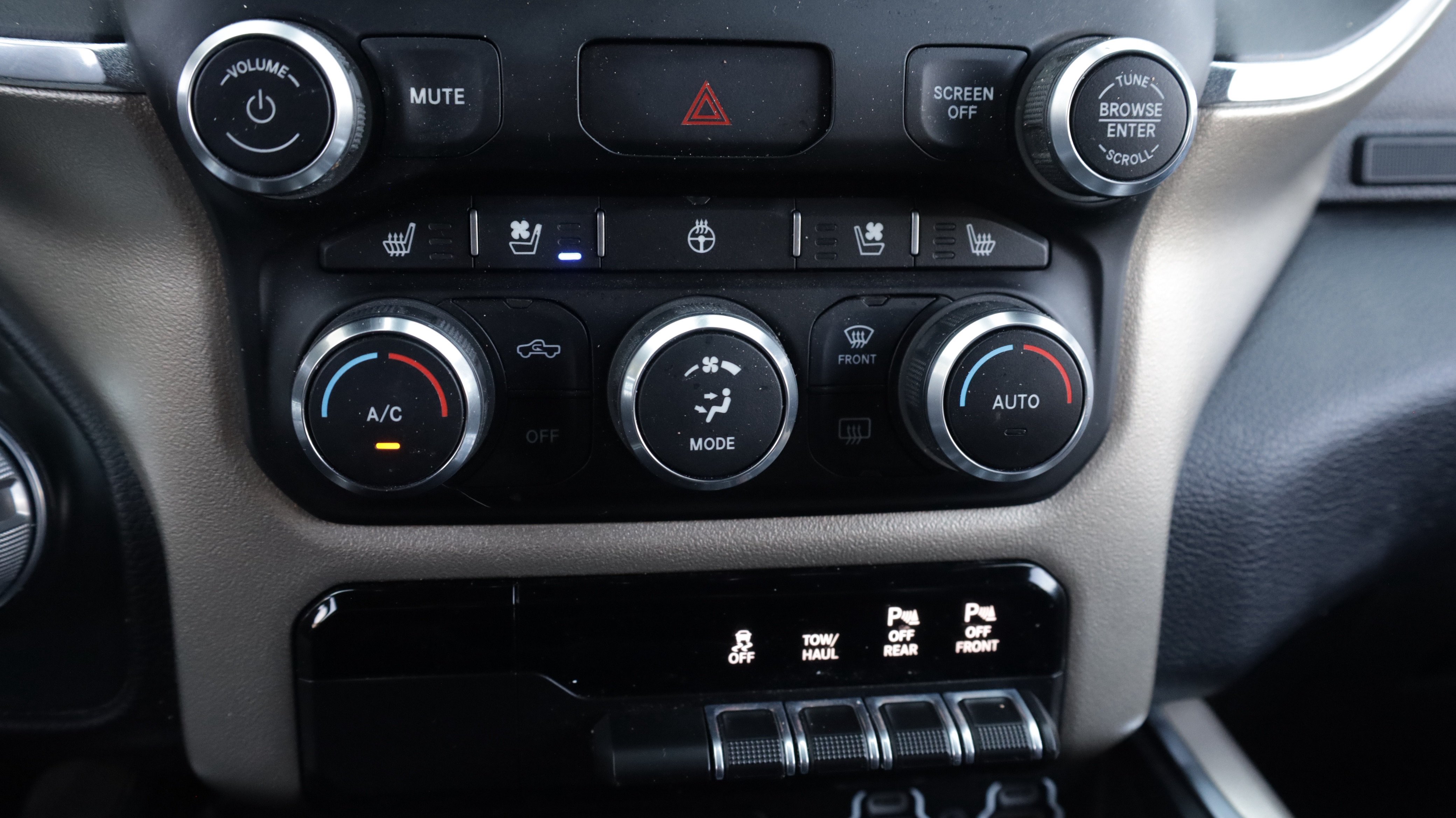 Used 2019 RAM 1500 Laramie w/ Sport Appearance Package RWD image 9