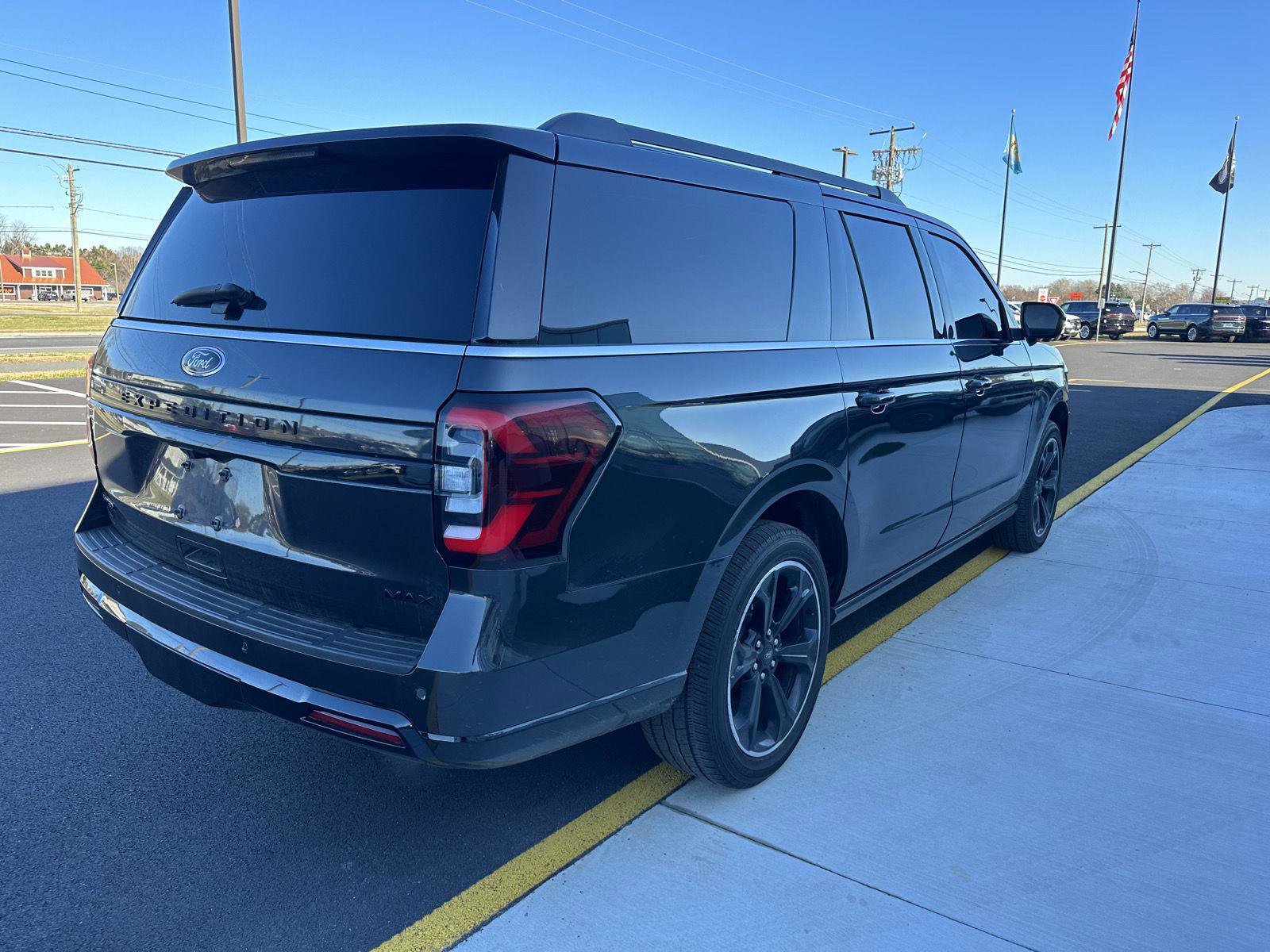 Used 2024 Ford Expedition Max Limited image 5