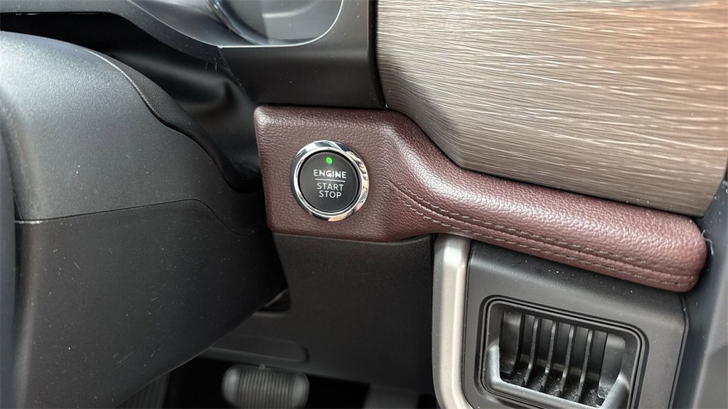 Used 2023 Ford Expedition Limited image 56