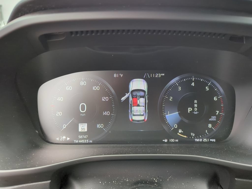 Used 2019 Volvo XC40 T5 Momentum AWD/4WD image 12