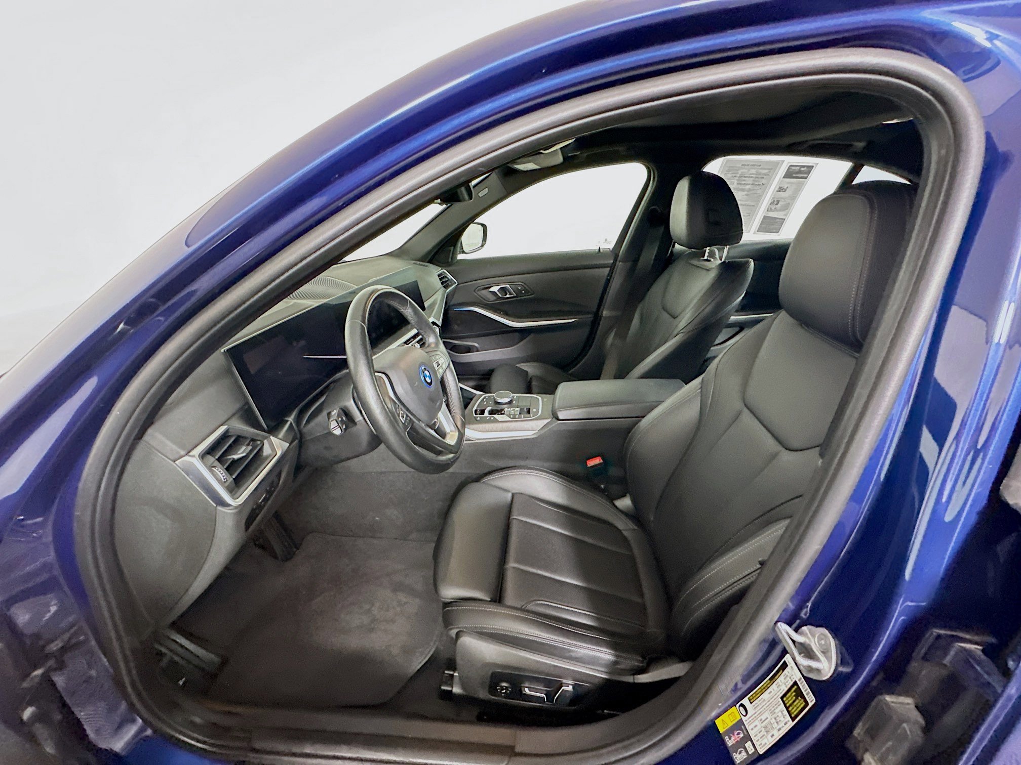 Used 2024 BMW 330e image 13