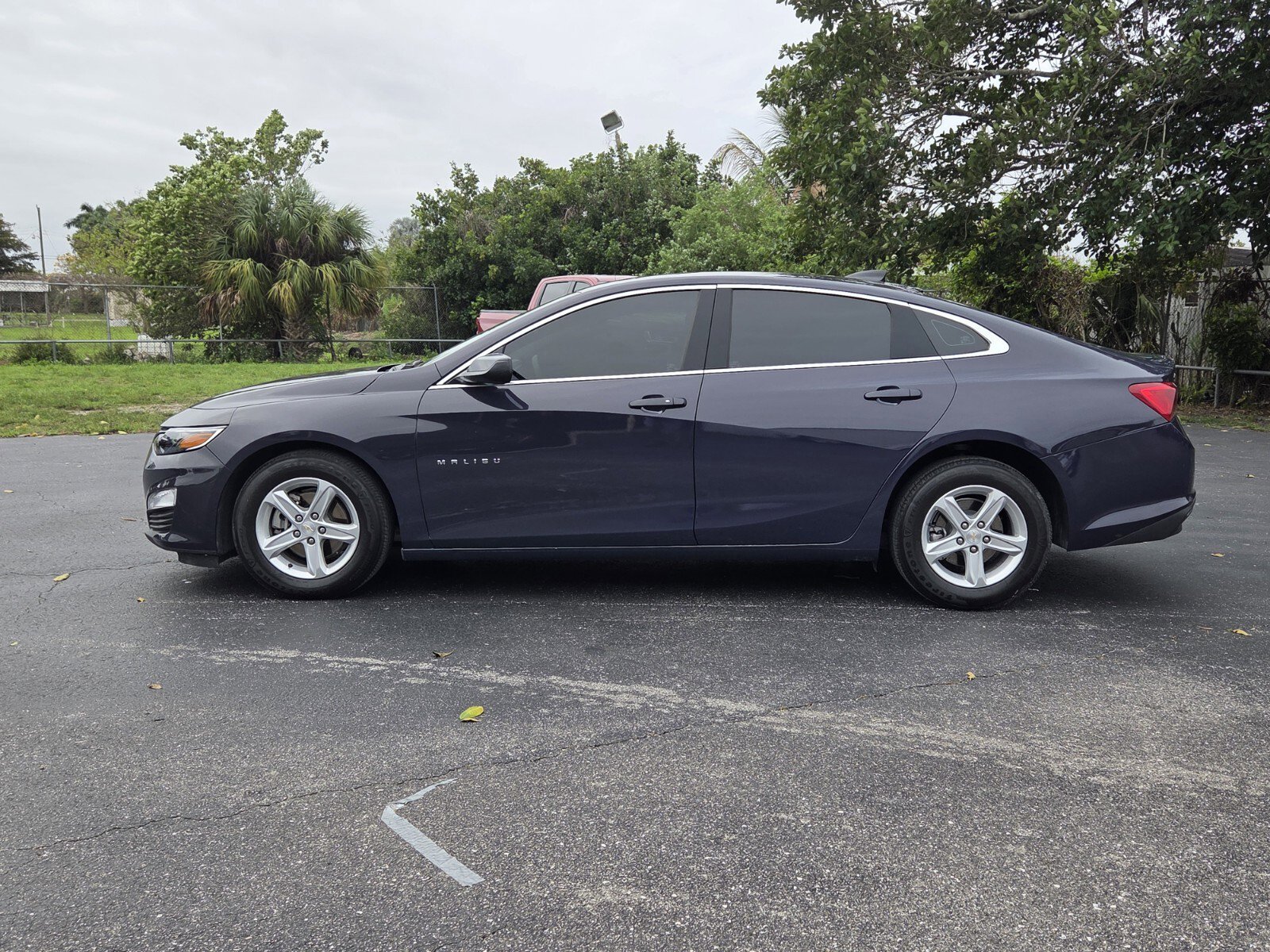 Used 2025 Chevrolet Malibu LS image 2