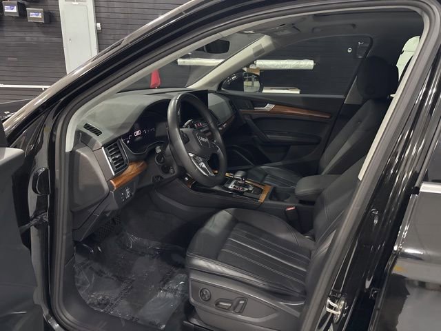 Used 2023 Audi Q5 2.0T Premium Plus w/ Premium Plus Package AWD/4WD image 11
