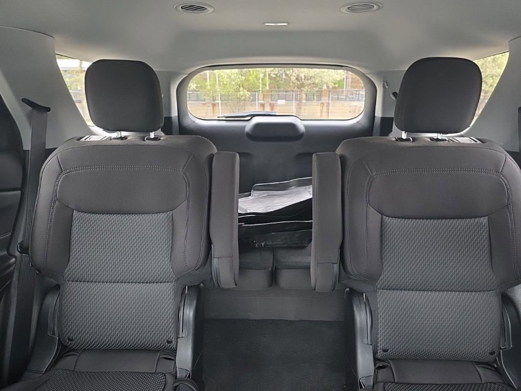 Used 2023 Ford Explorer XLT image 22