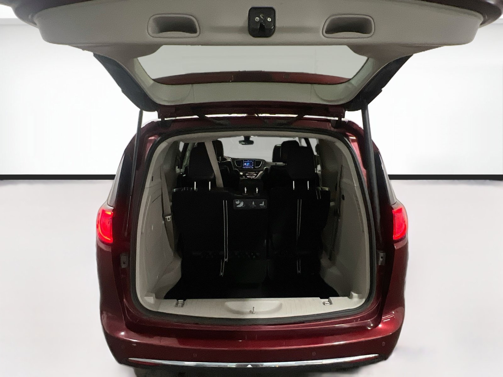 Used 2020 Chrysler Pacifica Limited FWD image 20