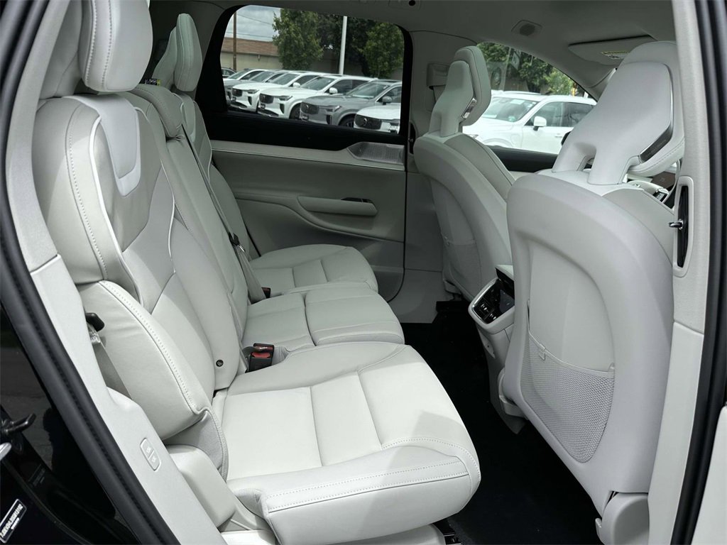 New 2025 Volvo EX90 Ultra image 11