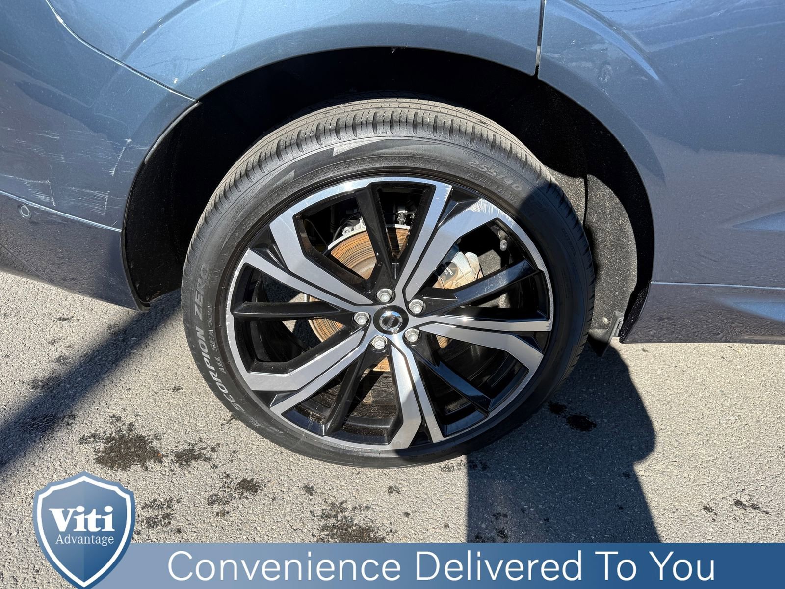 Certified 2023 Volvo XC60 B5 Ultimate w/ Climate Package image 14