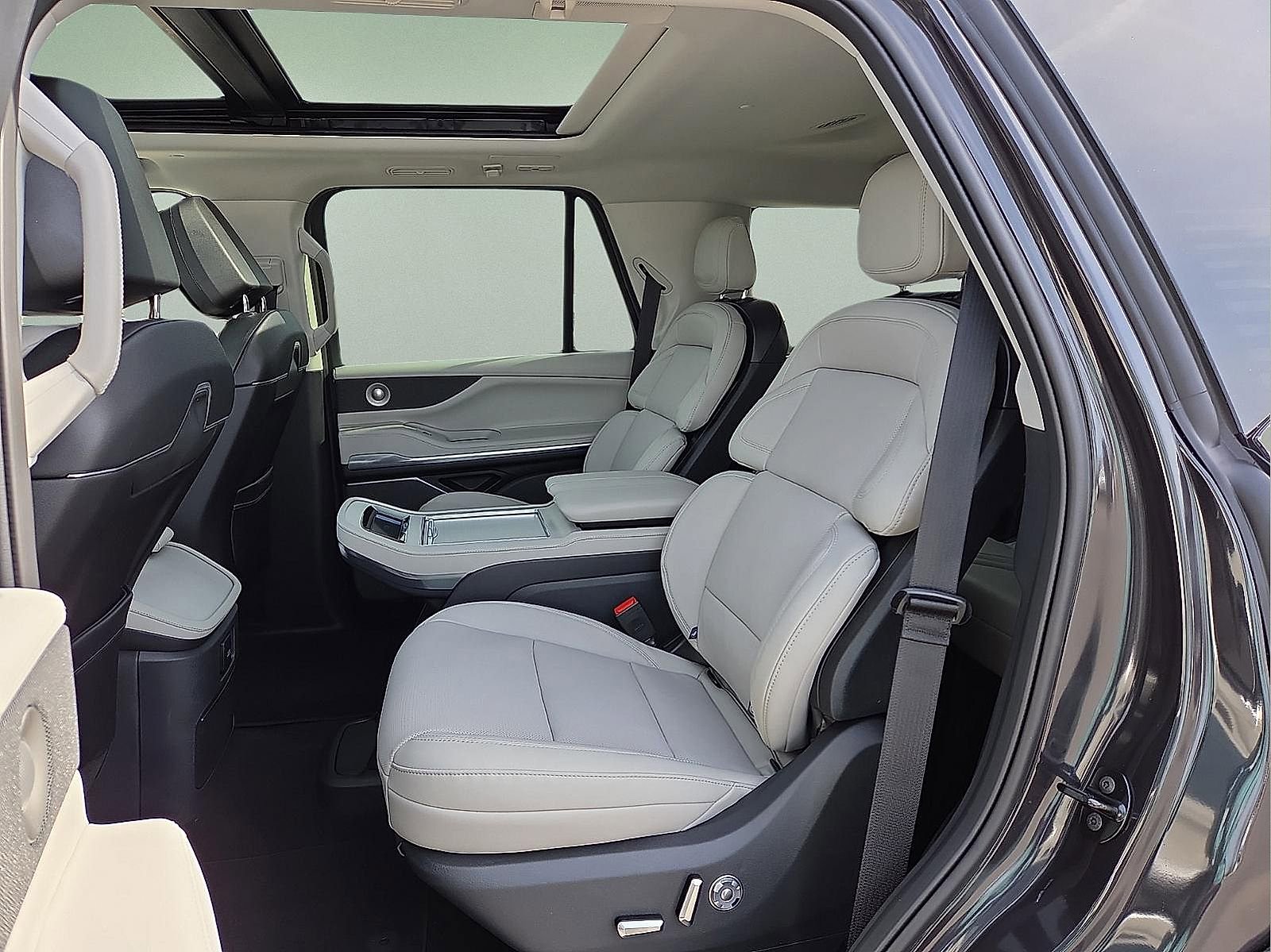 New 2026 Lincoln Navigator Reserve image 10